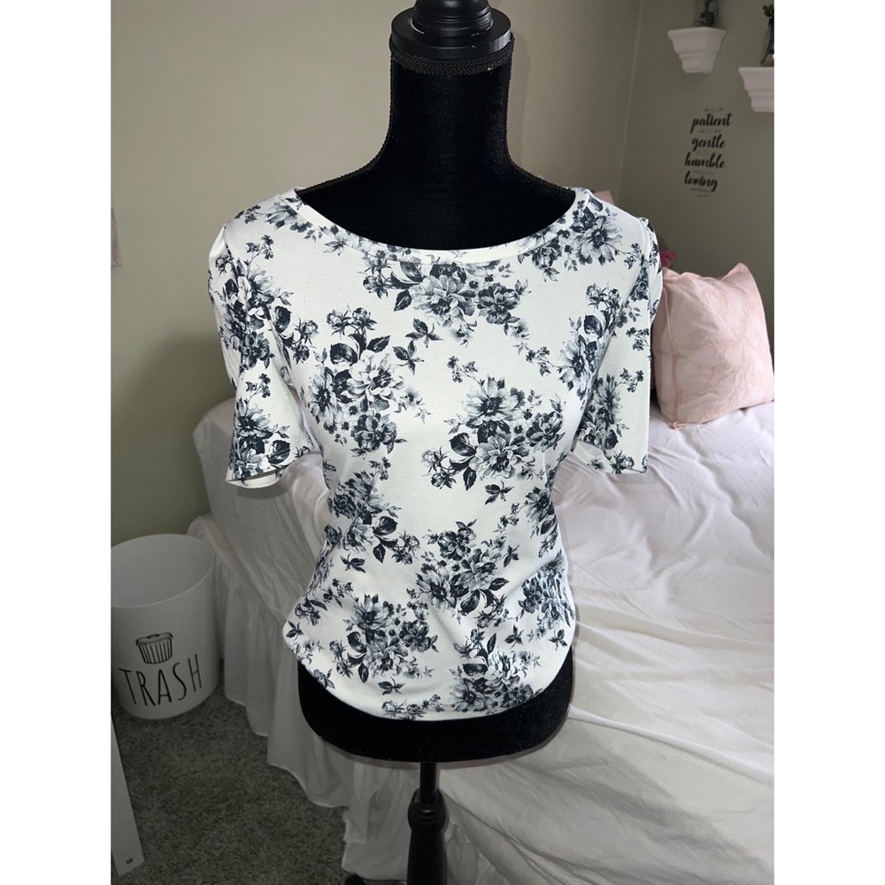 Cute Forever 21 Blouse
